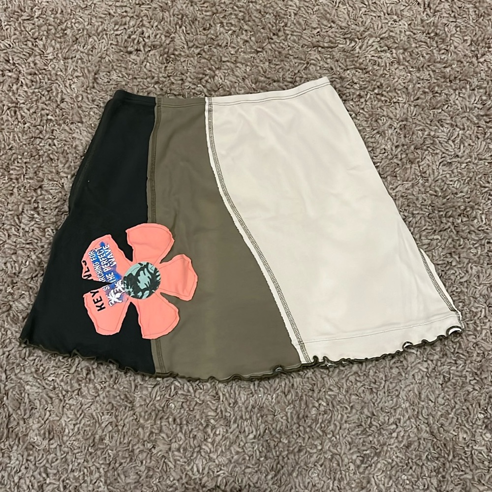 Elisabethan Floral Swish Skirt with Flower XS